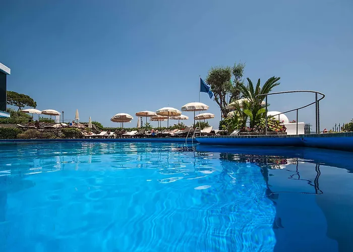 Punta Molino & Отель Искья