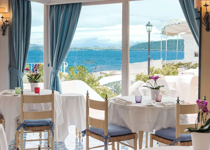 Punta Molino & Отель Искья